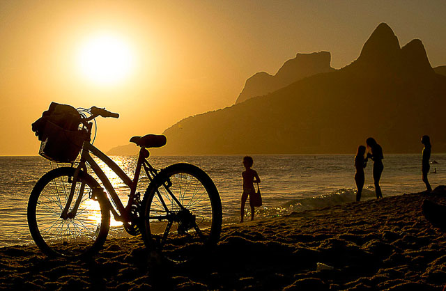 pôr do sol na Praia de Ipanema, Rio de Janeiro